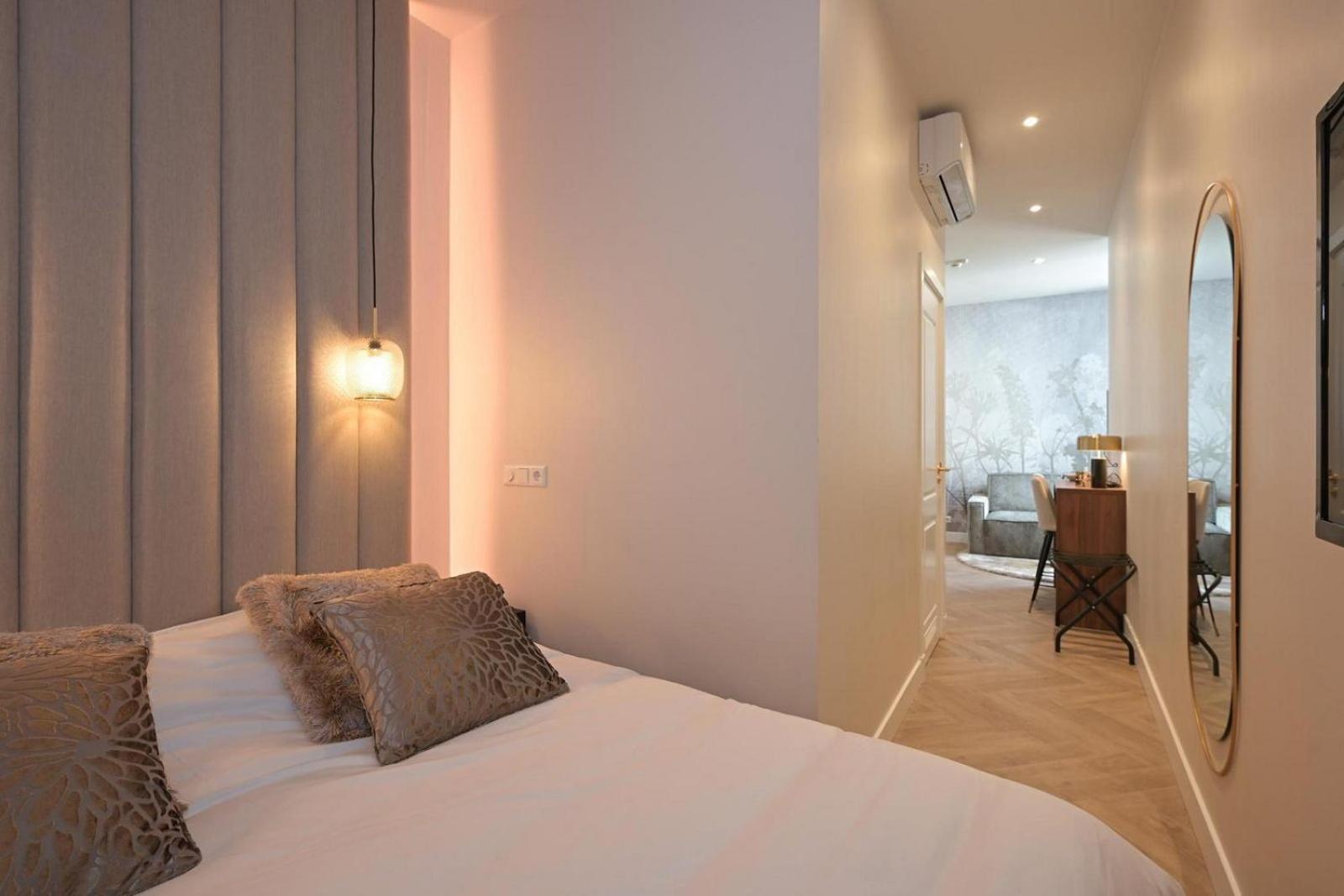 Novallure Downtown - Short Stay Apartments لاهاي الغرفة الصورة